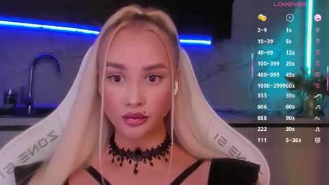Snapshot of blond_diamond chatting on May 2026 02:08:02 AM Lana online show from May 2026 02:08:02 AM