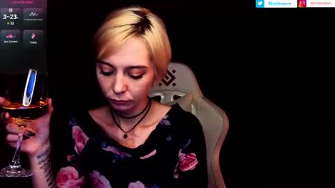blond_ice_ann online show from June 2026 05:03:02 PM