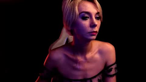 blond_ice_ann online show from July 2026 07:21:01 PM