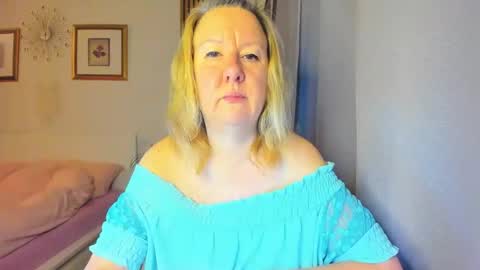 Nicole online show from January 2025 05:16:02 AM