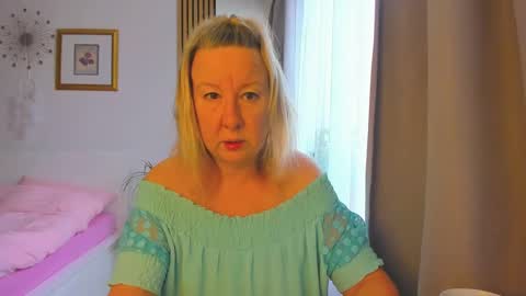 Nicole online show from January 2025 09:15:02 AM