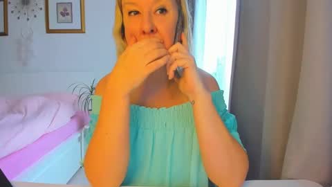 Nicole online show from January 2025 09:35:01 AM