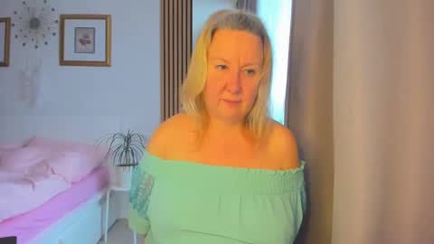 Nicole online show from January 2025 08:41:01 AM