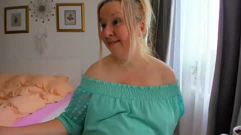 Nicole online show from February 2026 07:23:02 AM