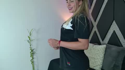 alejandra online show from June 2026 12:19:01 AM