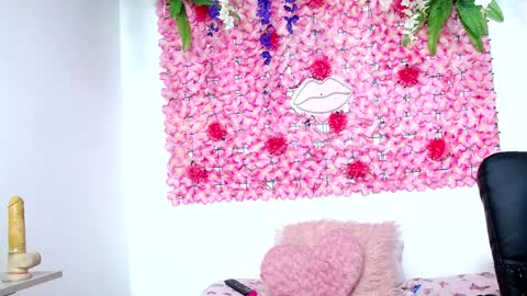 Snapshot of blonde_squirt_ chatting on January 2025 07:49:01 AM blonde_squirt_ online show from January 2025 07:49:01 AM