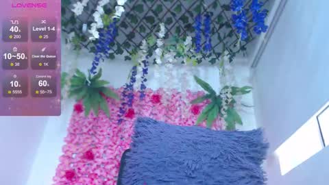 Snapshot of blonde_squirt_ chatting on March 2026 03:05:02 PM blonde_squirt_ online show from March 2026 03:05:02 PM