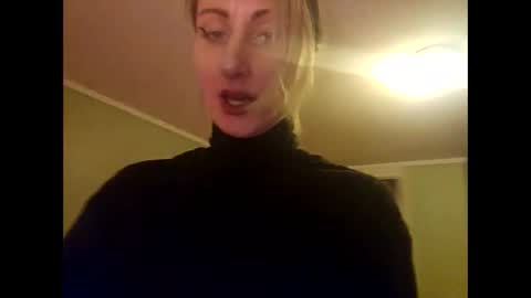 Snapshot of blondebellaaa3 chatting on January 2025 12:57:02 AM Gia online show from January 2025 12:57:02 AM