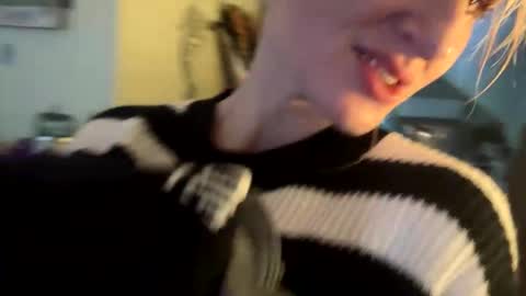 Snapshot of blondebellaaa3 chatting on November 2025 08:07:01 PM Gia online show from November 2025 08:07:01 PM