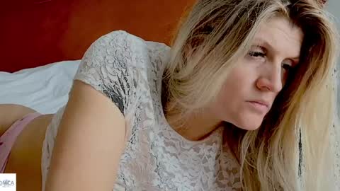 blondechristine99 online show from May 2026 04:01:02 PM