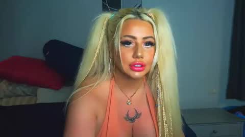 Snapshot of blondedolltia chatting on November 2025 03:55:01 PM blondedolltia online show from November 2025 03:55:01 PM