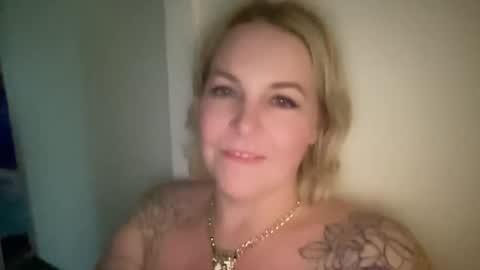 Snapshot of blondejj chatting on January 2025 07:44:02 AM JJ online show from January 2025 07:44:02 AM