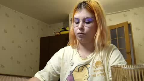 Snapshot of blondellgrubaugh chatting on July 2026 05:15:02 PM Evelina online show from July 2026 05:15:02 PM