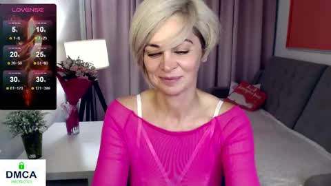 Snapshot of blondemommy_77 chatting on June 2026 04:12:01 PM Lola online show from June 2026 04:12:01 PM