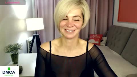 Snapshot of blondemommy_77 chatting on July 2026 05:18:02 PM Lola online show from July 2026 05:18:02 PM