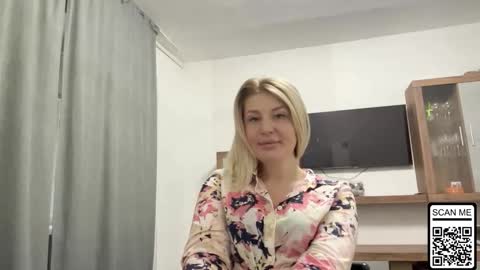 blondie_xoxoxo online show from October 2025 06:11:01 AM