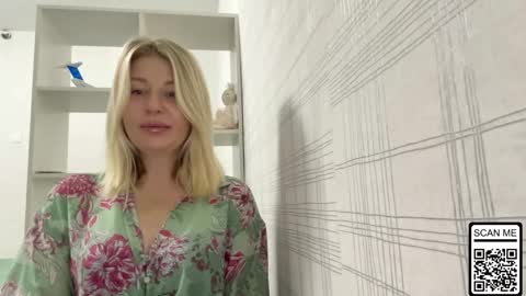blondie_xoxoxo online show from October 2025 06:03:01 AM
