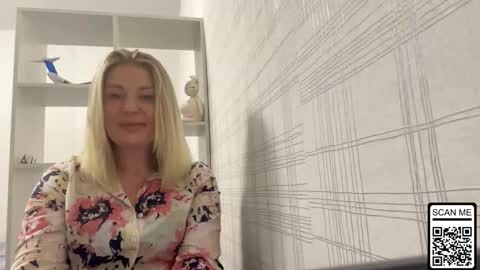 blondie_xoxoxo online show from October 2025 05:46:01 PM