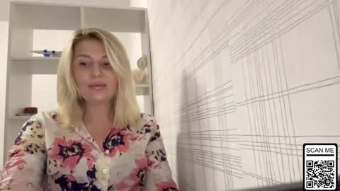 blondie_xoxoxo online show from October 2025 04:46:01 PM
