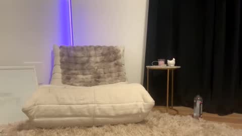 Snapshot of blondiebabbby420 chatting on December 2024 04:25:01 AM blondiebabbby420 online show from December 2024 04:25:01 AM