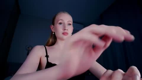 Mia online show from May 2026 09:09:01 PM