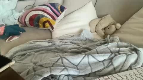 Snapshot of blondieslutt chatting on November 2025 05:24:01 PM IM TRYNG online show from November 2025 05:24:01 PM