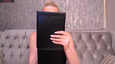 Helen online show from February 2026 10:32:02 PM