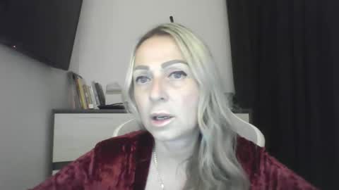 Snapshot of blondkitti chatting on September 2025 07:24:02 PM Iren online show from September 2025 07:24:02 PM