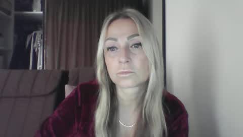 Snapshot of blondkitti chatting on September 2025 06:57:02 AM Iren online show from September 2025 06:57:02 AM