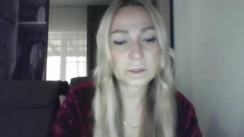 Snapshot of blondkitti chatting on September 2025 08:14:01 AM Iren online show from September 2025 08:14:01 AM