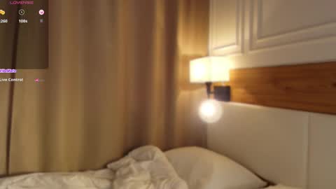 Snapshot of blondoll chatting on April 2026 01:14:01 AM blondoll online show from April 2026 01:14:01 AM