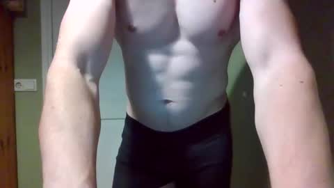 Snapshot of blondsubnl chatting on November 2025 05:45:02 PM BlondSubNL online show from November 2025 05:45:02 PM