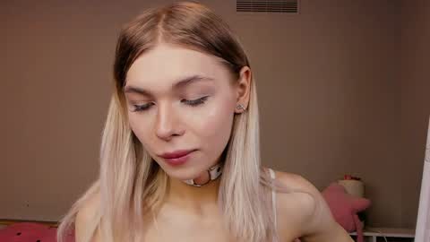 blondy_fina online show from May 2026 05:02:01 AM