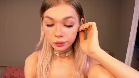 blondy_fina online show from May 2026 04:53:02 AM