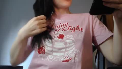 Snapshot of blondyelena chatting on June 2026 06:21:01 PM blondyelena online show from June 2026 06:21:01 PM