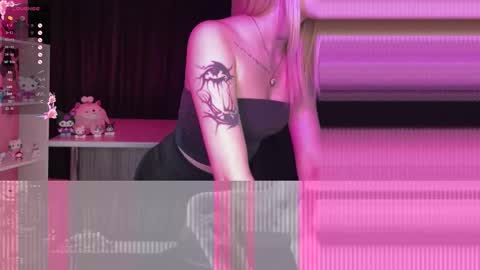 Snapshot of bloodybby chatting on March 2026 05:19:02 PM dear eva 3 online show from March 2026 05:19:02 PM