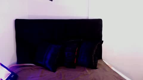 Snapshot of bloom_bbc chatting on October 2025 08:38:02 PM bloom_bbc online show from October 2025 08:38:02 PM