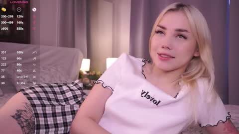 Adeline online show from December 2025 05:58:02 AM