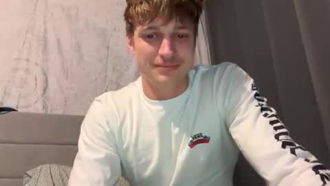 Snapshot of blue_eyed_beau chatting on April 2026 03:29:02 AM Beau online show from April 2026 03:29:02 AM