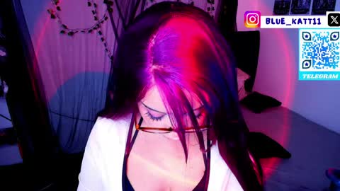 Snapshot of blue_katt chatting on April 2026 08:33:01 PM blue katt online show from April 2026 08:33:01 PM