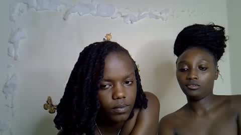 Snapshot of blue_savagee chatting on December 2025 10:16:02 PM blue_savagee online show from December 2025 10:16:02 PM