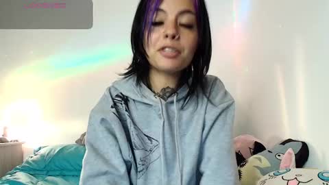 Snapshot of blue_tatuu1 chatting on December 2024 03:30:02 AM Alice bleu for friends online show from December 2024 03:30:02 AM