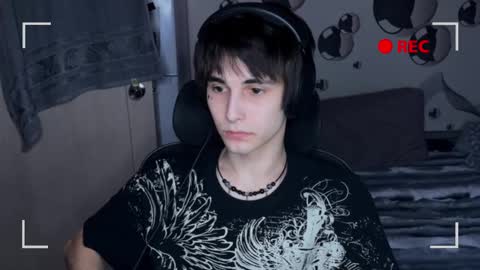 Snapshot of blue_w0rld chatting on November 2025 02:44:01 AM SONNYVAN online show from November 2025 02:44:01 AM