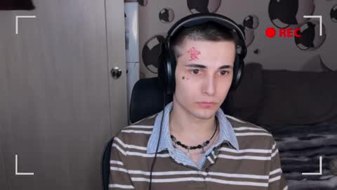 Snapshot of blue_w0rld chatting on November 2025 07:58:01 PM SONNYVAN online show from November 2025 07:58:01 PM