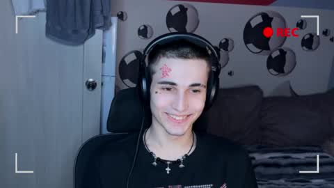 Snapshot of blue_w0rld chatting on November 2025 01:15:01 AM SONNYVAN online show from November 2025 01:15:01 AM