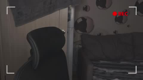 Snapshot of blue_w0rld chatting on November 2025 03:05:01 AM SONNYVAN online show from November 2025 03:05:01 AM