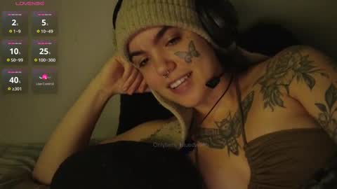 Blue online show from September 2025 05:12:01 AM