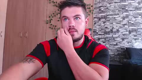 blueeyeboy0 online show from October 2025 09:34:02 AM