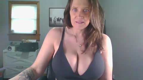 BlueEyedDDVixen online show from April 2026 01:16:02 PM
