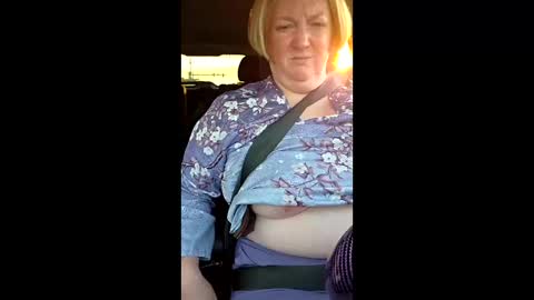 BlueEyezDiamond online show from February 2026 10:49:01 PM